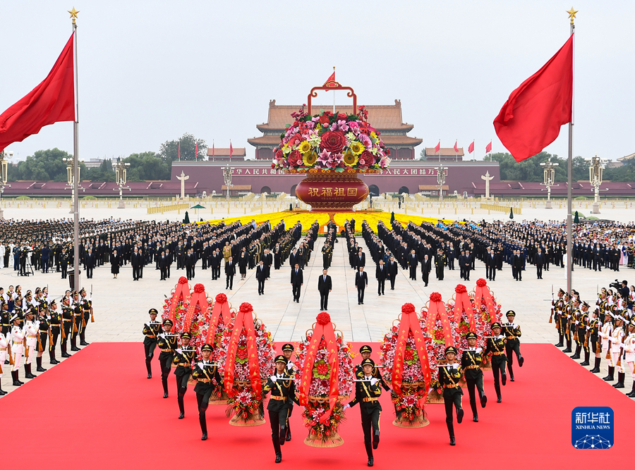 习近平等出席烈士纪念日向人民英雄敬献花篮仪式